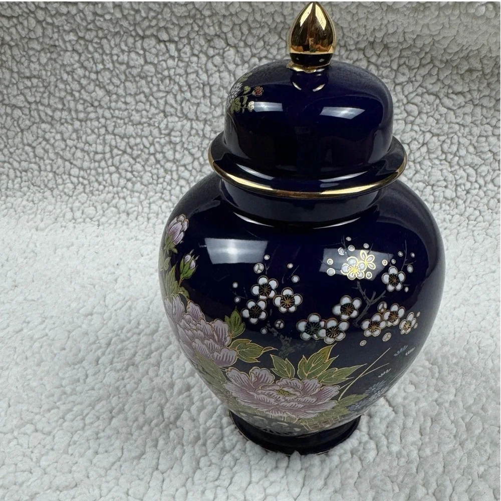 Vintage Cobalt Blue Porcelain Ginger Jar Floral‎ Peony Gold Trim Made in Japan